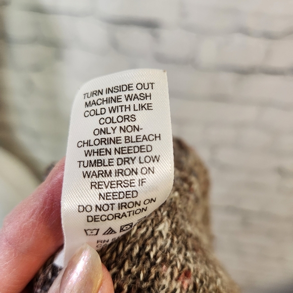 Maurices Women's Brown Knit Button Cardigan Down Sweater Top Size Medium - Picture 7 of 10